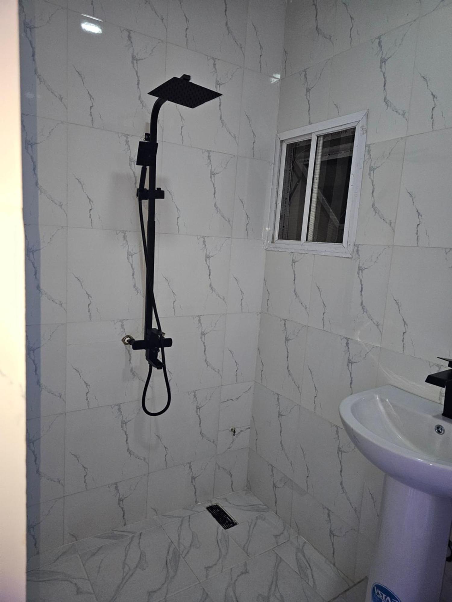 Vhs Vinchee Suites Lagos Exterior foto